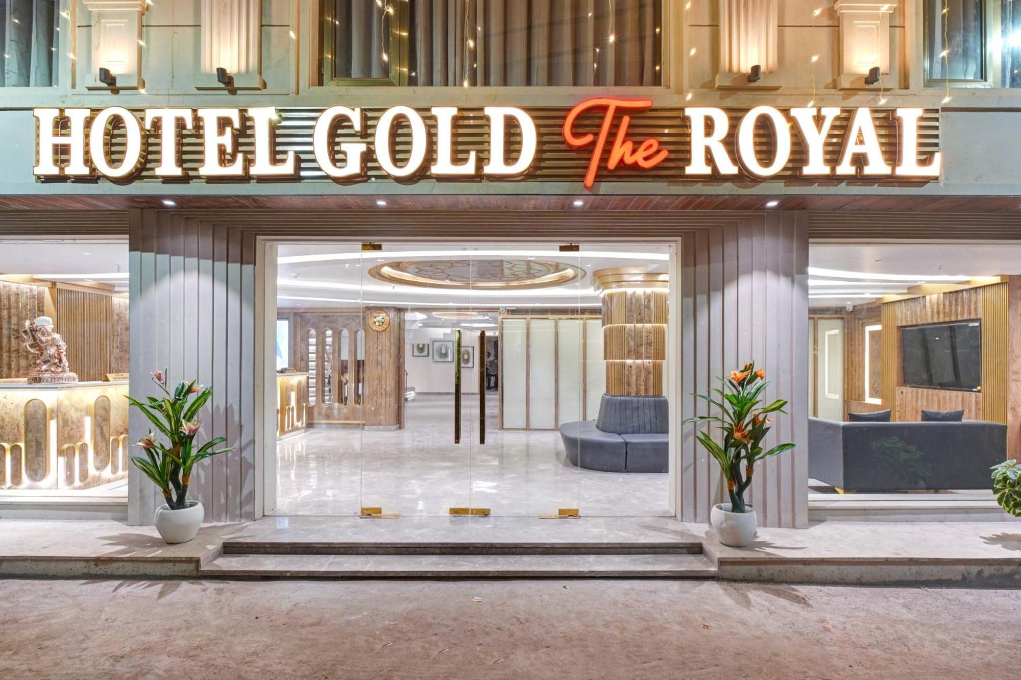 Newly Built Gold The Royal With Rooftop Restaurant - 2Mins Walk From New Delhi Rail Station & 5Mins From Connaught Place Екстериор снимка