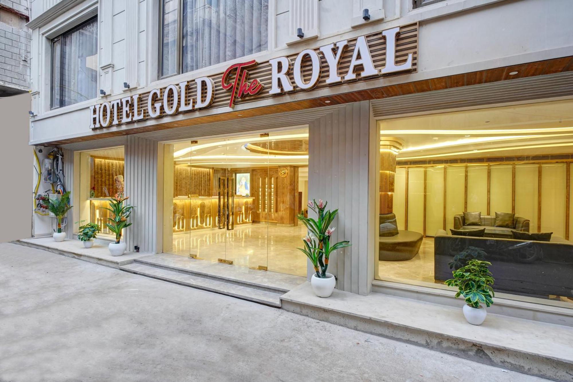 Newly Built Gold The Royal With Rooftop Restaurant - 2Mins Walk From New Delhi Rail Station & 5Mins From Connaught Place Екстериор снимка